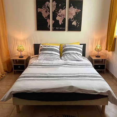 Face Au Canal Du Midi